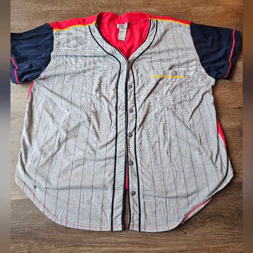 Vintage plus sized baseball buttons down shirt